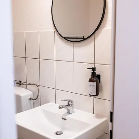 Monteur- & Gruppenquartier Mg L Balkon L Wifi L Smarttv * Мёнхен-Гладбах