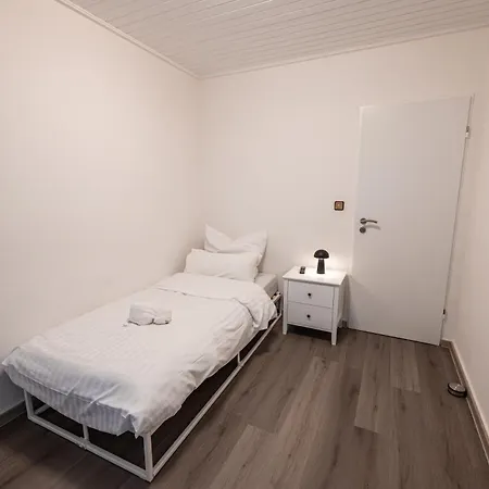 Monteur- & Gruppenquartier Mg L Balkon L Wifi L Smarttv Апартаменты Мёнхен-Гладбах