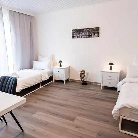 Monteur- & Gruppenquartier Mg L Balkon L Wifi L Smarttv * Мёнхен-Гладбах