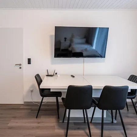Monteur- & Gruppenquartier Mg L Balkon L Wifi L Smarttv Апартаменты